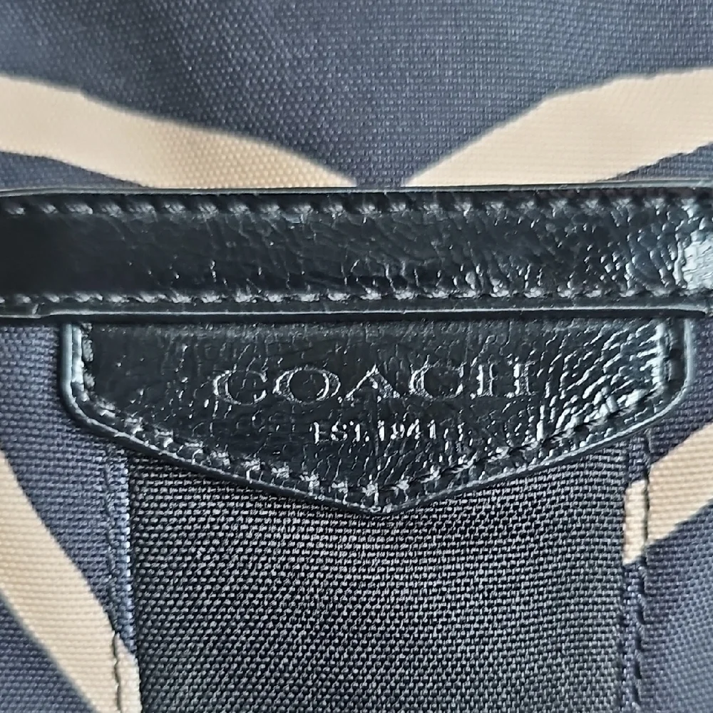 COACH 2013 SIGNATURE STRIPE ZEBRA PRINT TOTE